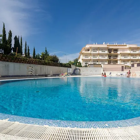Checkincheckout - City Center Beach Flat Апартаменти