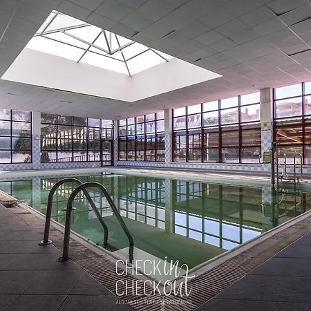 Checkincheckout - City Center Beach Flat * Портіман