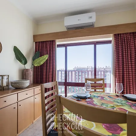 Checkincheckout - City Center Beach Flat Портіман