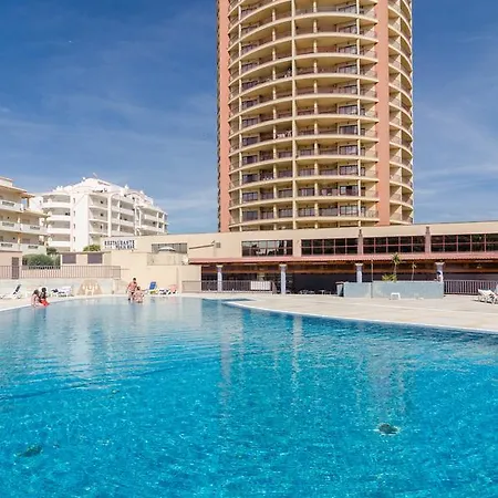 Checkincheckout - City Center Beach Flat Апартаменти *